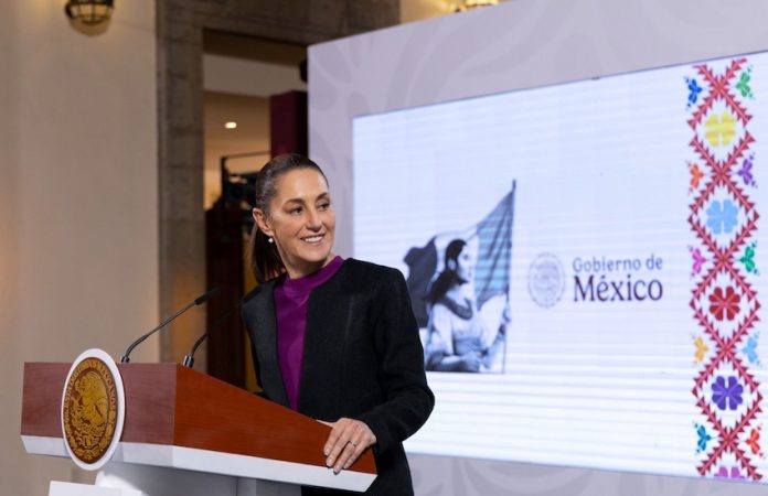 Claudia Sheinbaum Pardo, President of Mexico, led her daily morning press conference, accompanied by Ernestina Godoy Ramos, Legal Advisor to the Federal Executive; Arturo Zaldívar Lelo de Larrea, General Coordinator of Politics and Government; and Miguel Elorza Vázquez, Coordinator of Infodemia.