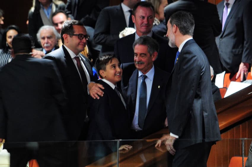 Jesús Ernesto, Obrador's son, chats with Felipe VI, King of Spain, during the session of the General Congress in which Andrés Manuel López Obrador was sworn in as President of Mexico.