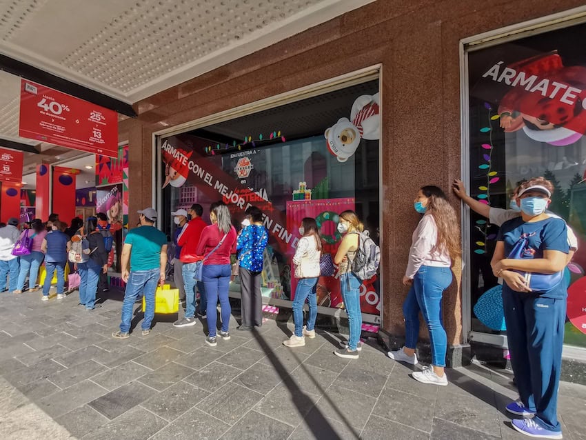 Clothing and department stores were lined with people waiting to take advantage of the Buen Fin offers, which end on November 20.