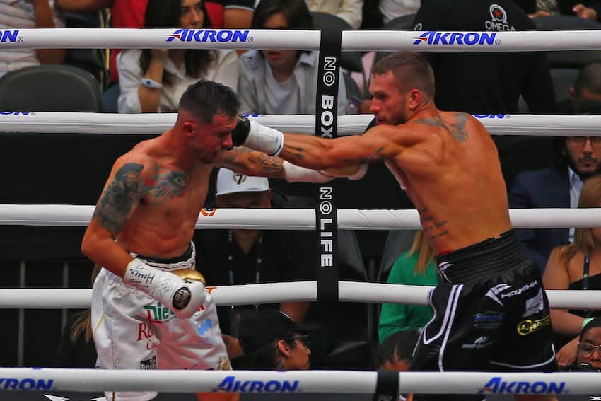 Mexican Gabriel Gollaz Valenzuela and Australian Steve Spark, face each other in a boxing match that takes place at the Akron Stadium in Zapopan.