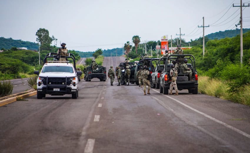 A security patrol outside Culiacán encounters a gang of Mayos